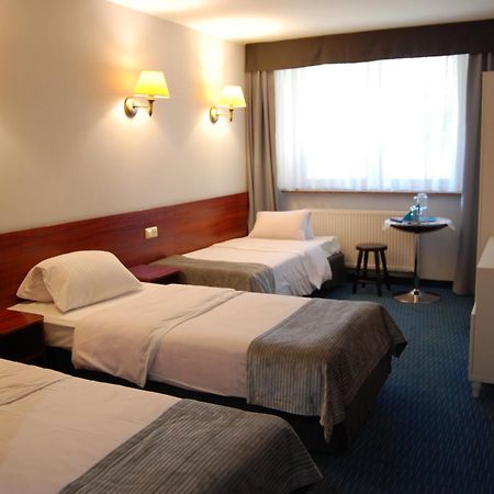 Amigo Hotel ซูเลยูแวค ภายนอก รูปภาพ