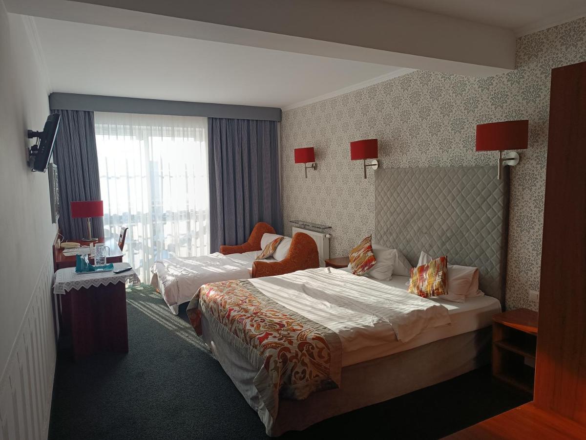 Amigo Hotel ซูเลยูแวค ภายนอก รูปภาพ