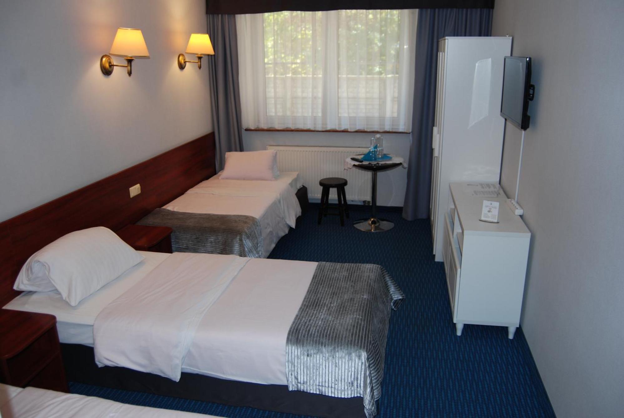 Amigo Hotel ซูเลยูแวค ภายนอก รูปภาพ