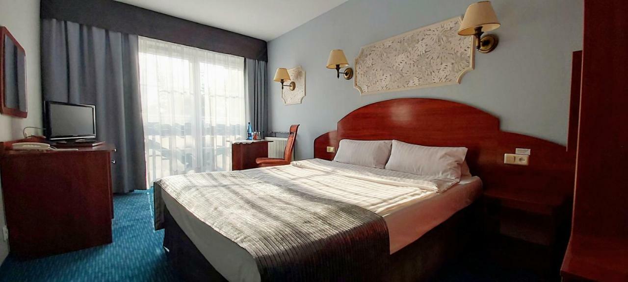 Amigo Hotel ซูเลยูแวค ภายนอก รูปภาพ